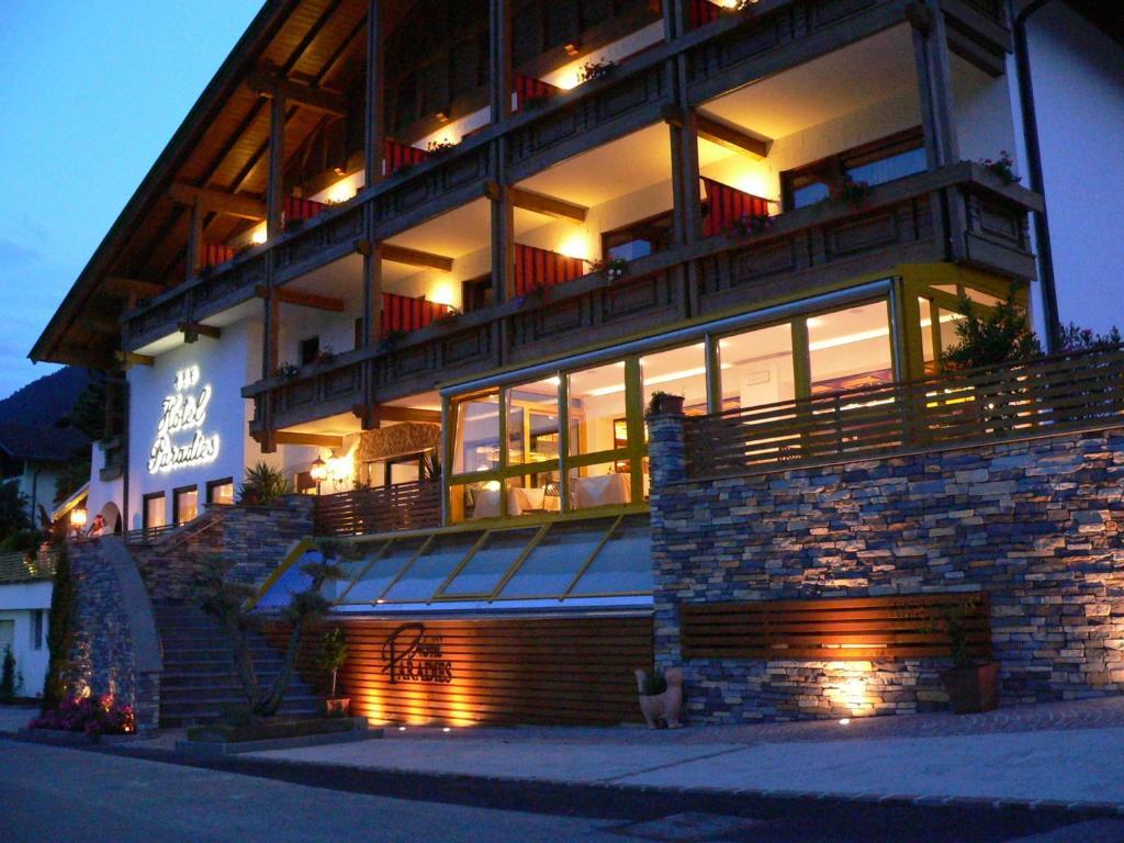 Hotel Paradies Marlengo Esterno foto
